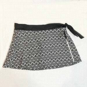 𝅺black & White Swim Skirt Bottom